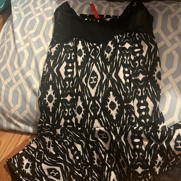 Just wasn’t in love with the top so I’m selling. - Picture 2 of 3